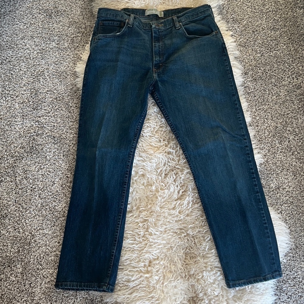 Wrangler Men's Free-to-Stretch Regular Fit Jean - Picture 7 of 8